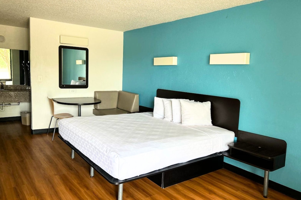 Americas Best Value Inn Beeville