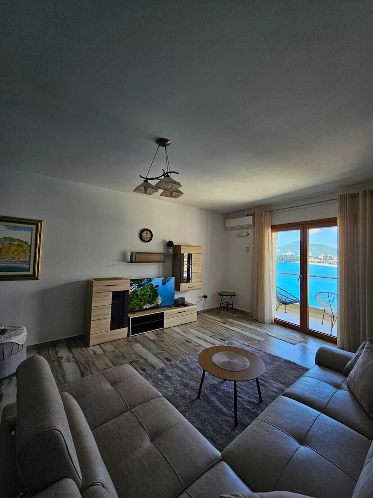 Panoramic Sea View 2BDR Apartment