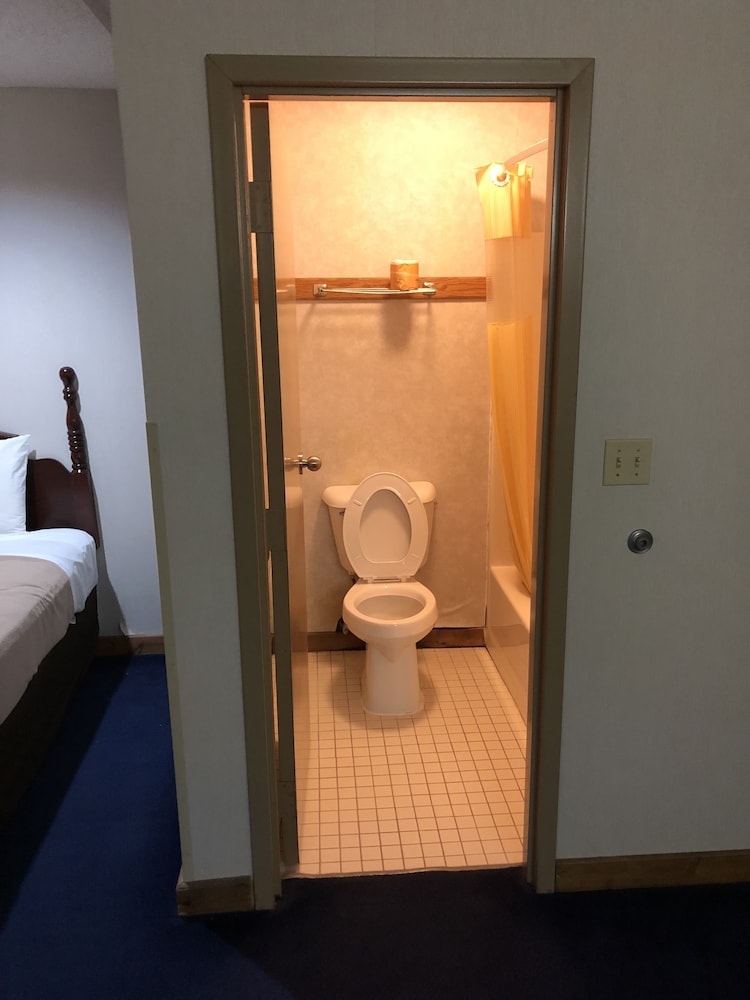 Denison Inn & Suites