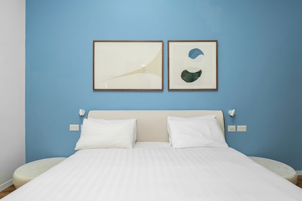 Central & Bright Getaway by Sea N' Rent
