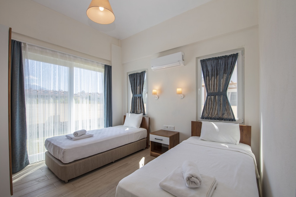 SunTeos Villa Suites - Image 18