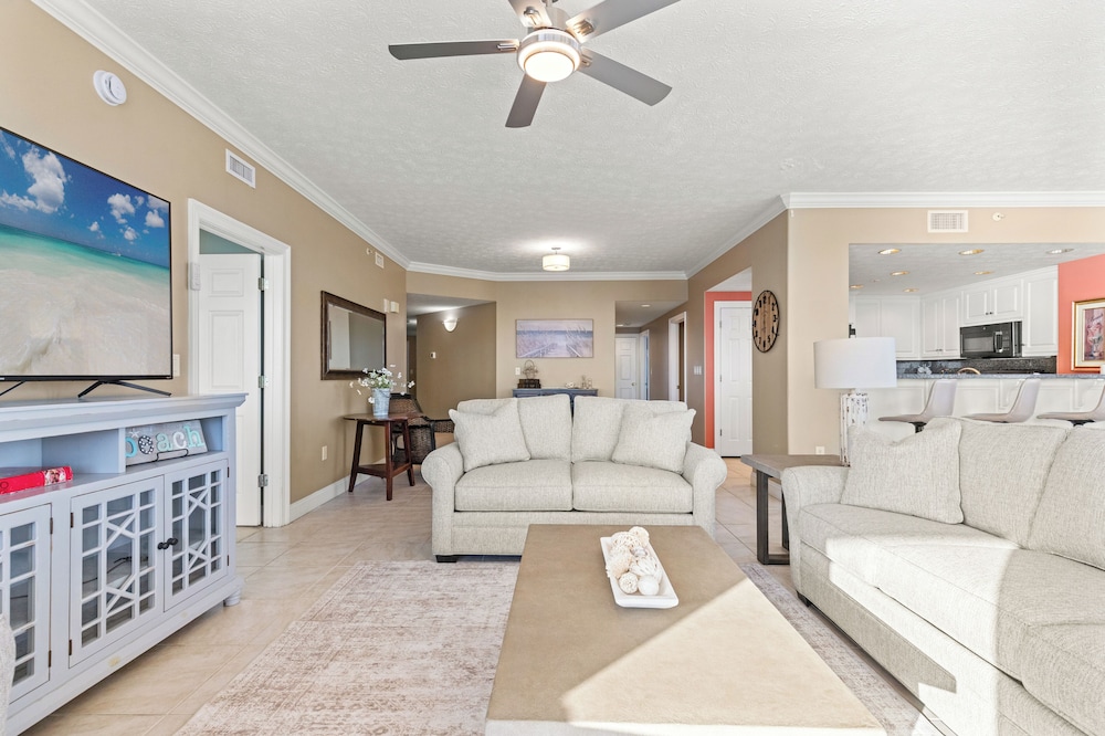 Treasure Tides3br Beachfront Corner Unit Sleeps 8 With Stunning Gulf Views!