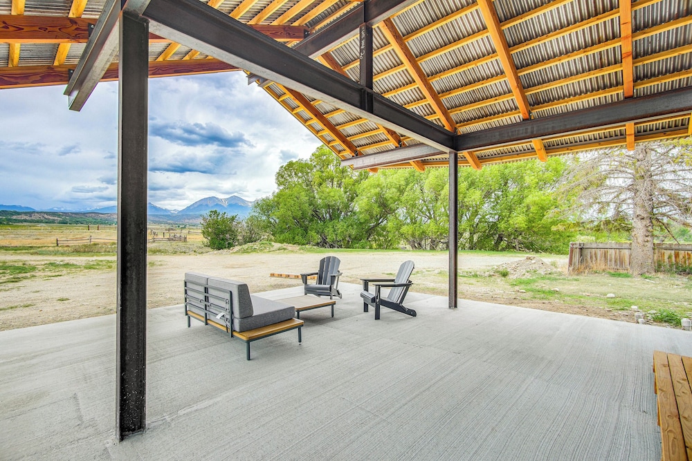 Stunning 14er Views! Private 6-acre Salida Retreat