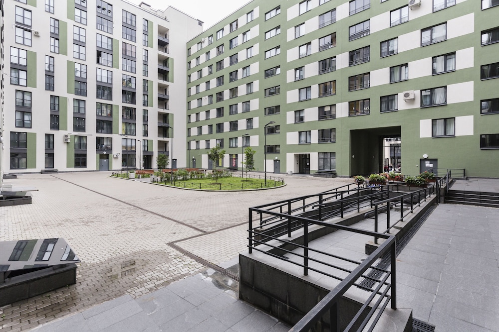 Artsy Apartment near Nevsky
