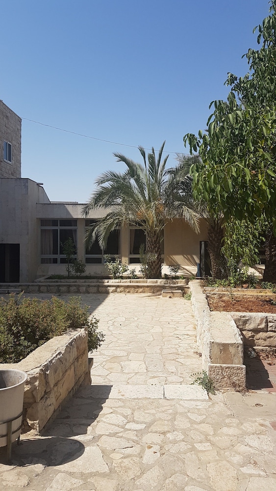 Talitha Kumi Guest House