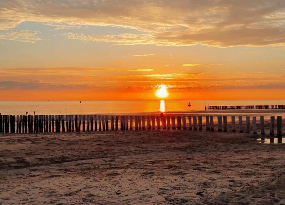 Wonderfully Quiet Situated in Polder near Beach