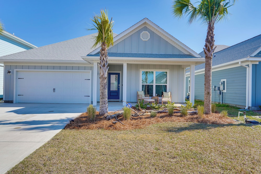 Walk to the Beach: Stylish Home in Port St Joe!