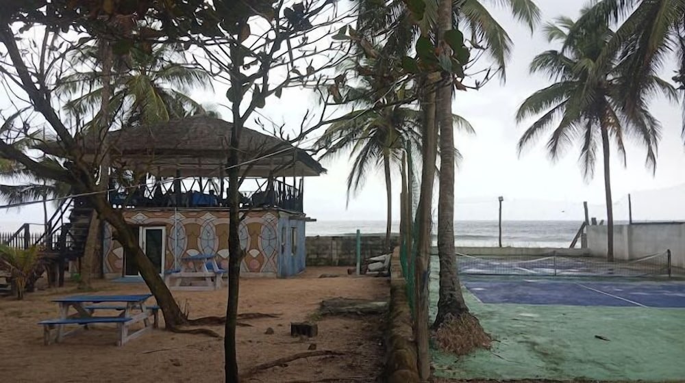 Chakaville Beach Resort
