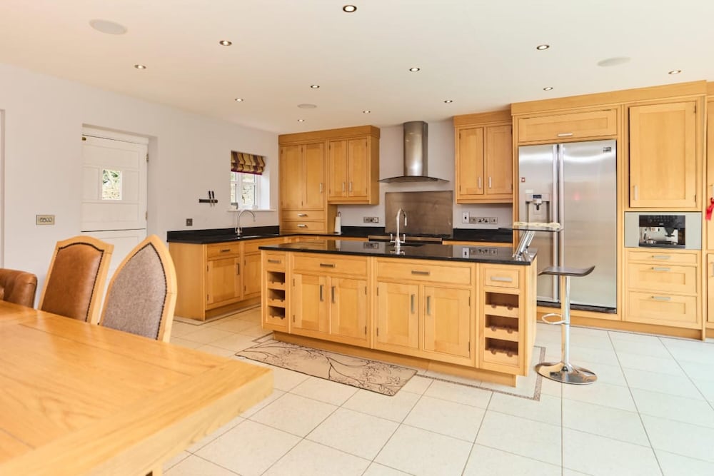 The Bourton-on-the-water Place - Lovely 5bdr House With Parking Garden view 2