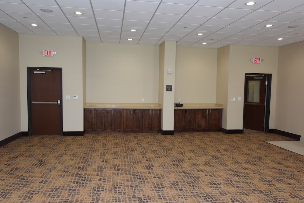 Enid Vacations - Home Away Suites - Property Image 1