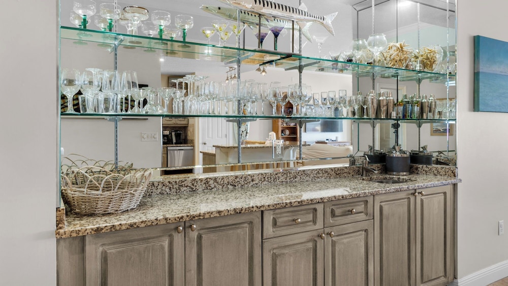 Legacy 303: Beachfront Retreat on 30a!