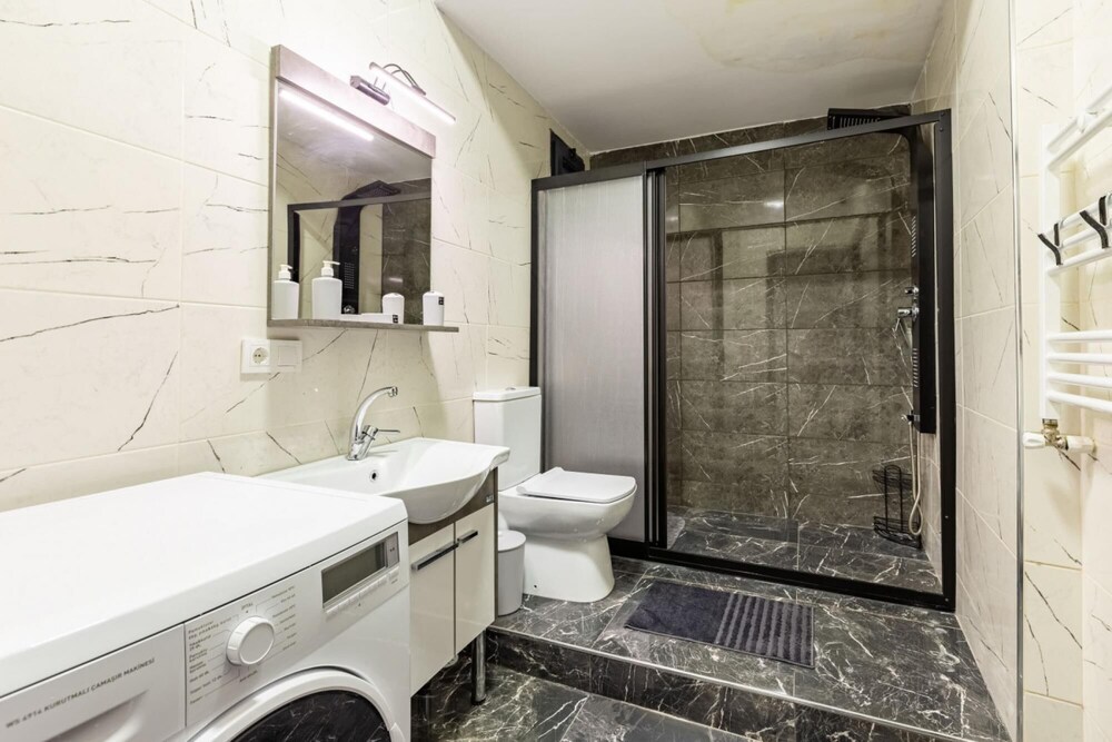Missafir Distinguished Flat With Backyard in Sisli