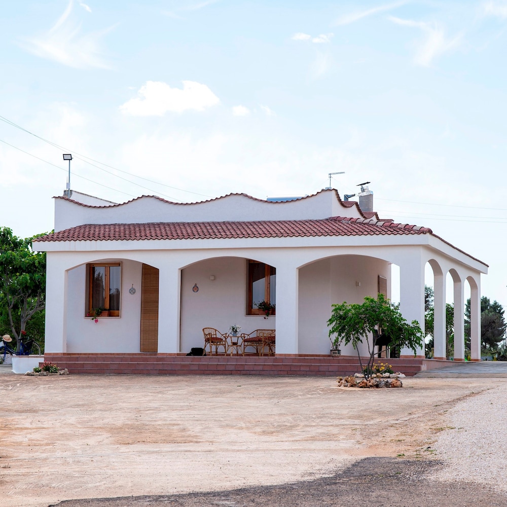 Villa Fil a by Pugliadamare