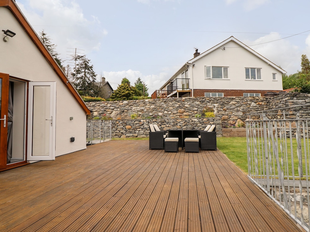 Llys Tirion