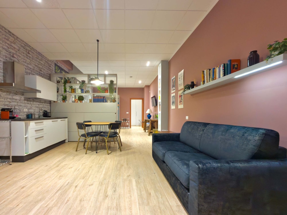 Loft Enrico Modern City pad in Historic Bologna