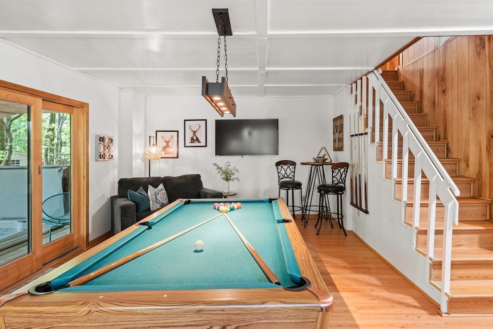 Summit Shores by Avantstay Hot Tub Firepit Game Room