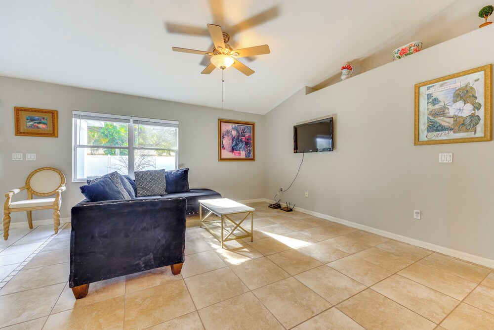 Pet-friendly Palm Coast Home: 8 Mi to Beach!