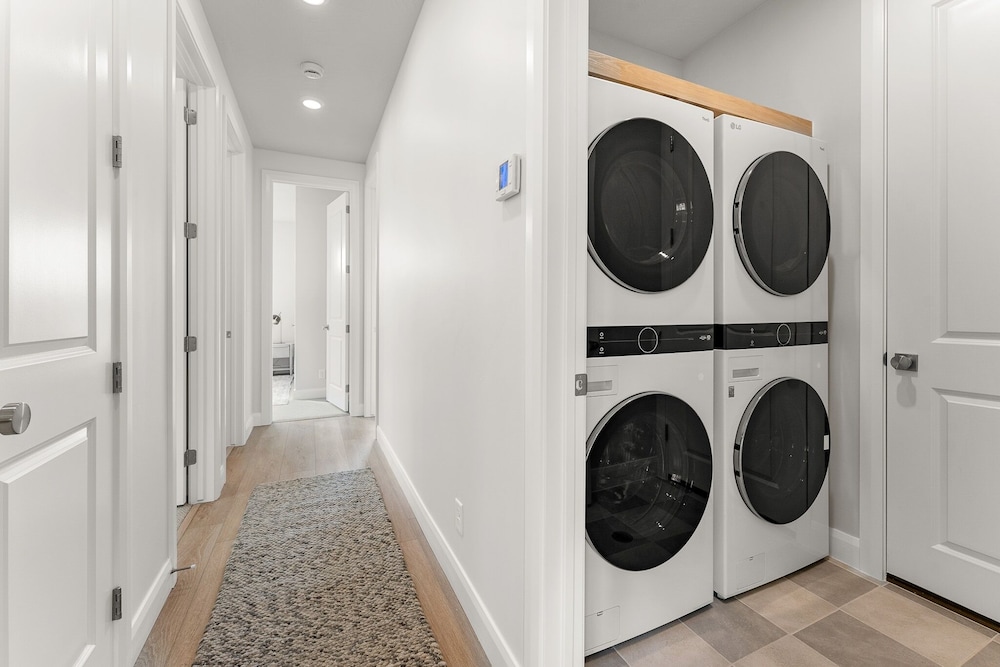 Your Happy House 5 Bedroom Townhouse