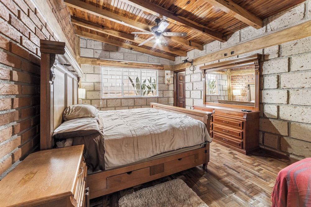 Family Chalet in Villa Vicente 4 BR