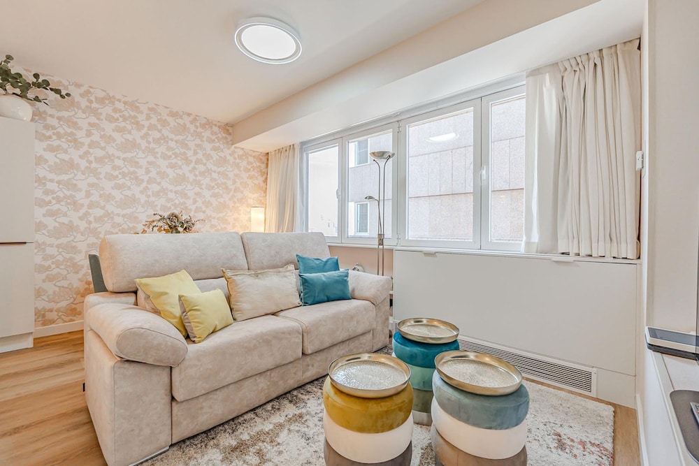 Colon 904 in Madrid With 1 Bedrooms and 1 Bathrooms