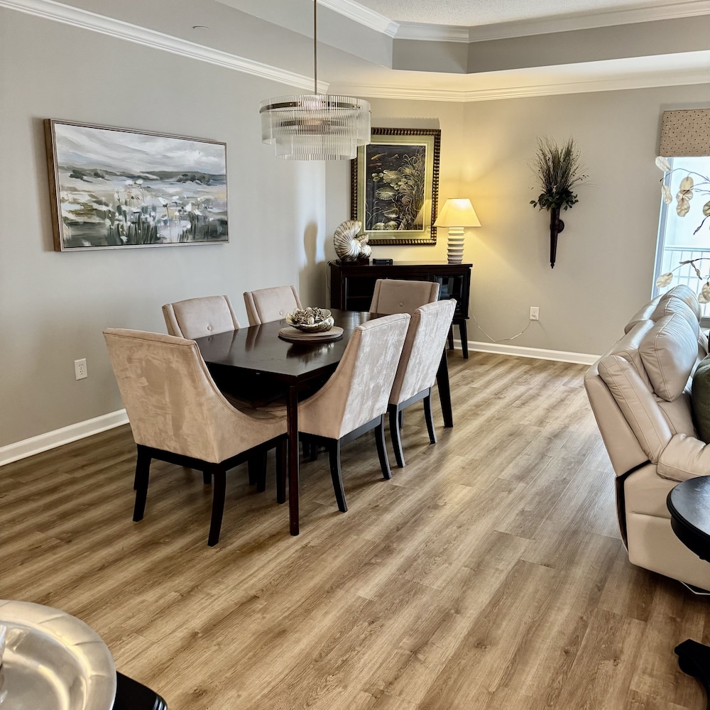 Oceanview Condo With Amenities, 703 Royale Palms 2 Bedroom Condo