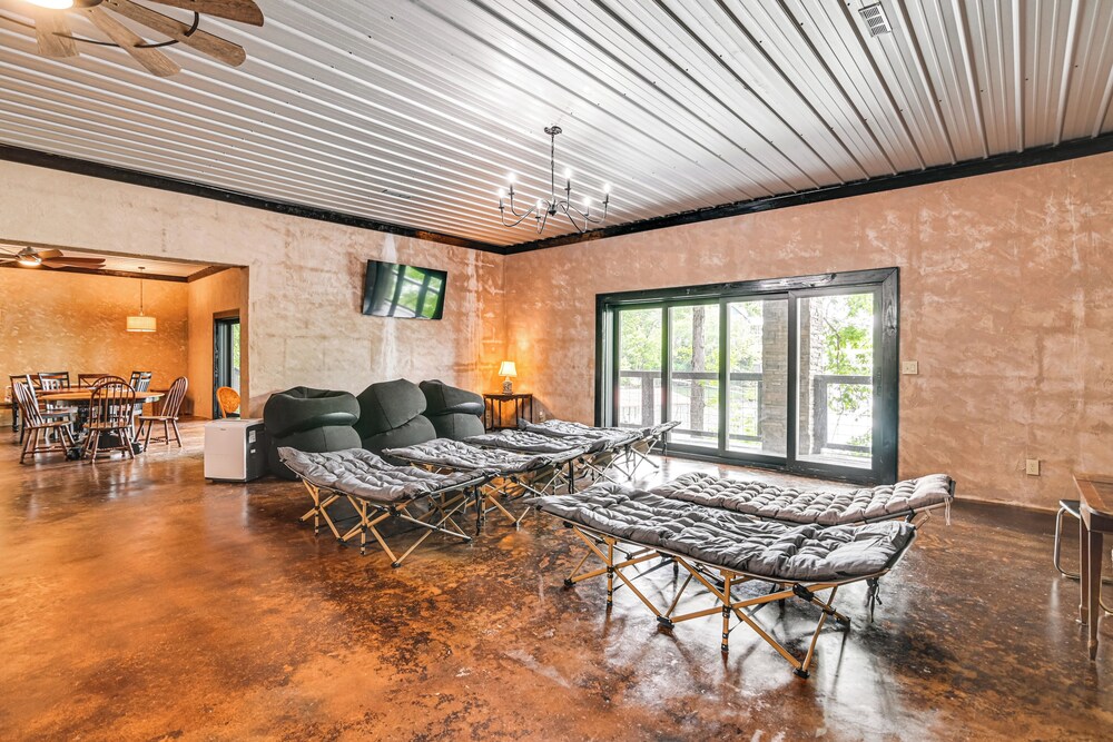 Upscale Getaway on Smith Lake w/ Boat Dock