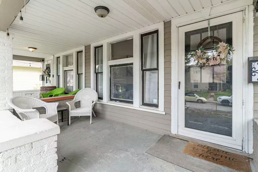 Cozy 3BR Home in Bates-Hendricks