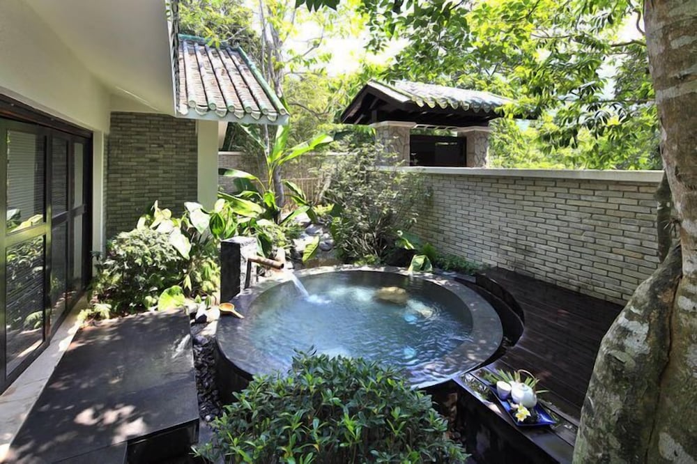 Litchi Garden Rainforest Hot Spring Resort