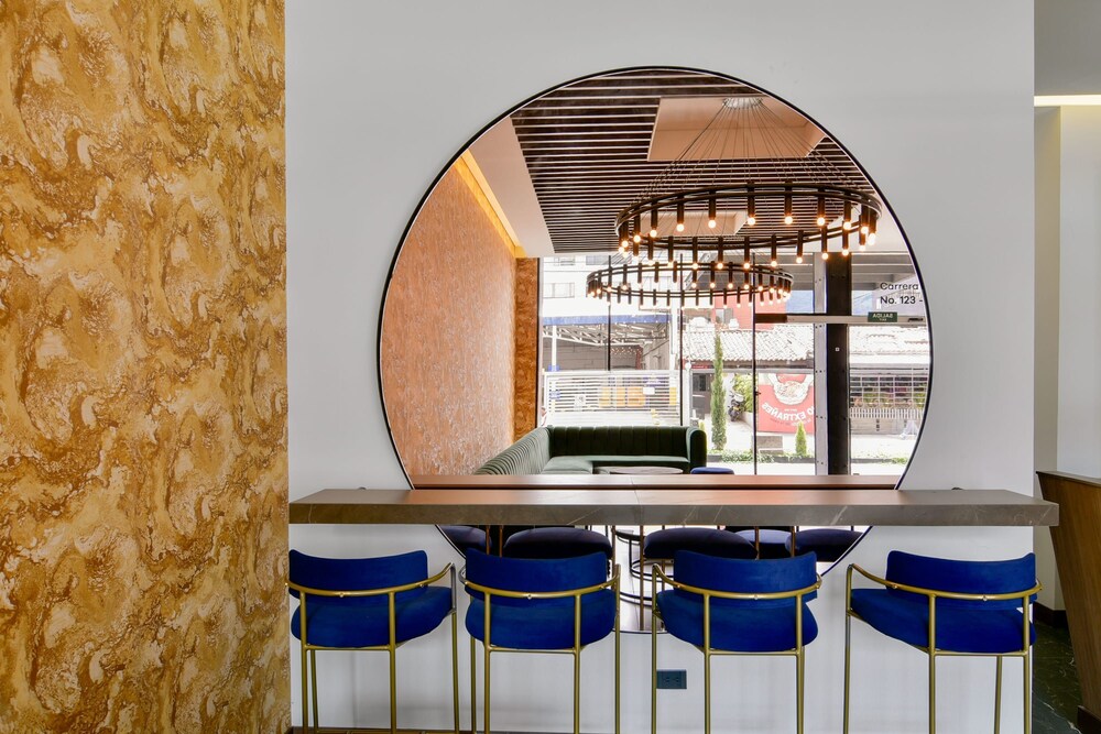 w Charming 2BR w Fantastic Deco in Unicentro
