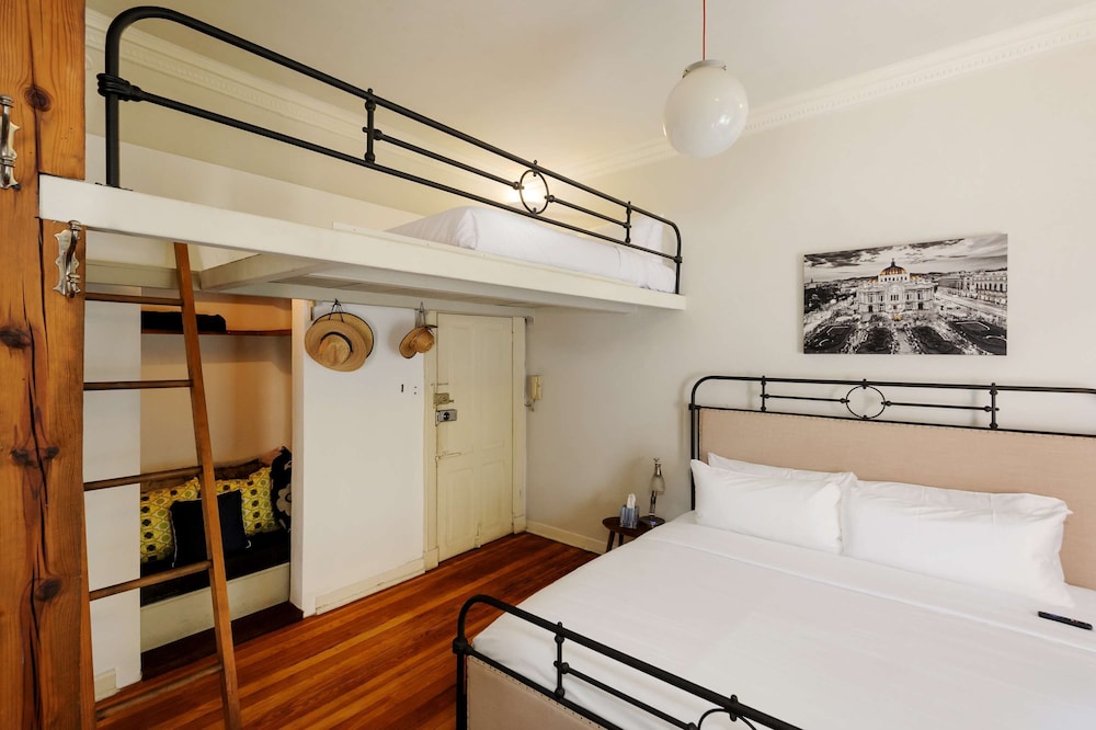 w Grandiose Loft w Great Balcony in Roma Norte