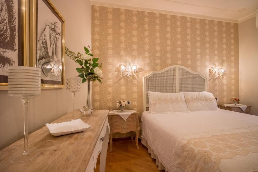 Αn enchanting residence in front of the Juliet house