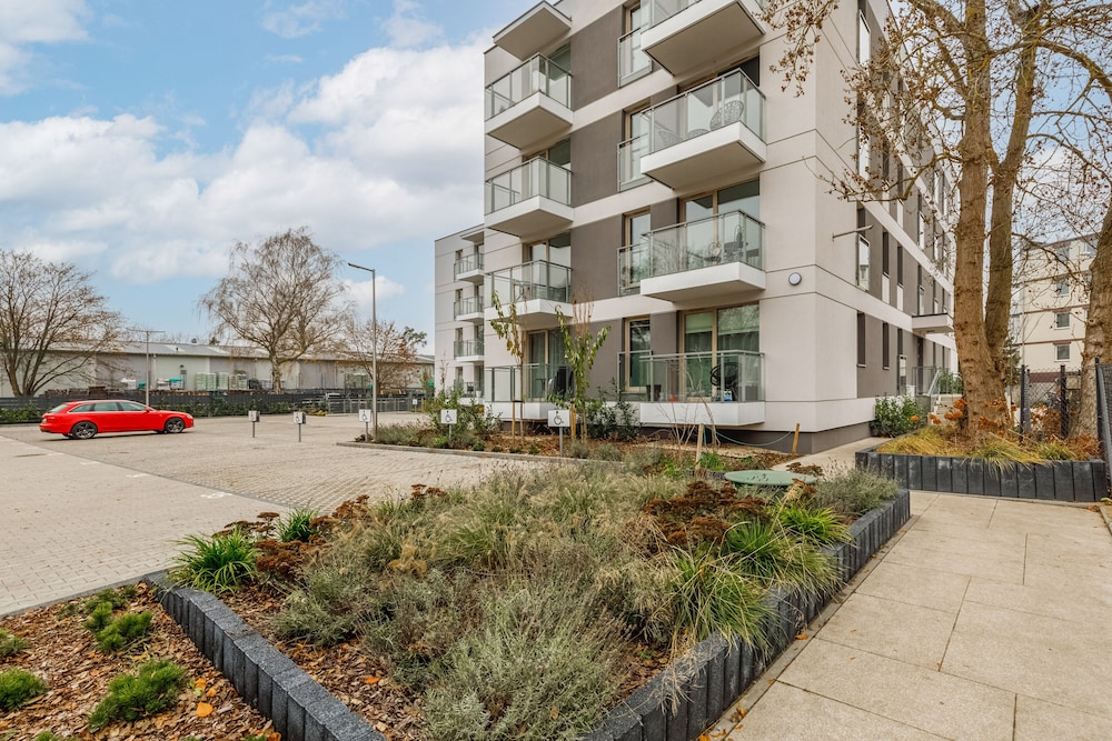Green Square Apartment by Renters view 4