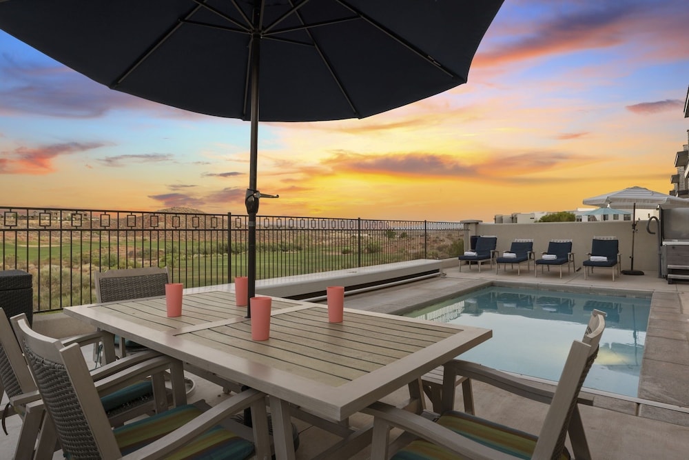 Coral Rock Vista 8 Bedroom Townhouse