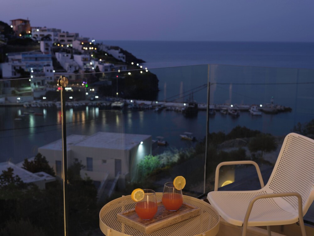 Golden Luxury Suites