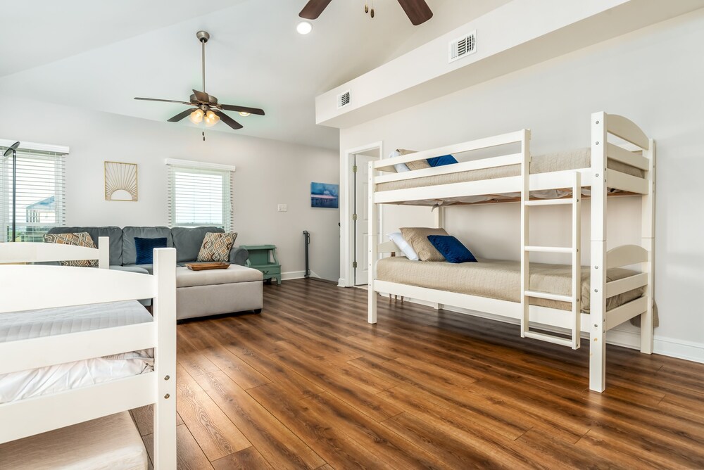 Dreamcatcher - 2814 Bienville 4 Bedroom Home by RedAwning view 5