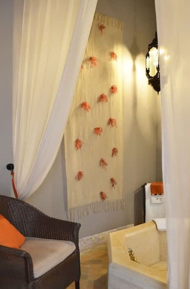 Magnificent Riad in Midina With Swimming Pool