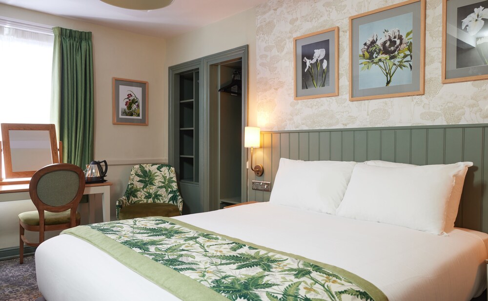Kings Head Hotel by Greene King Inns