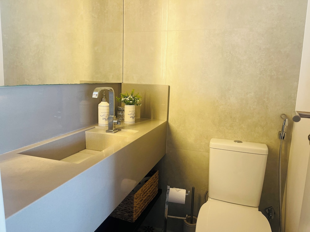 CM 304 - luxo conforto em frente ao mar