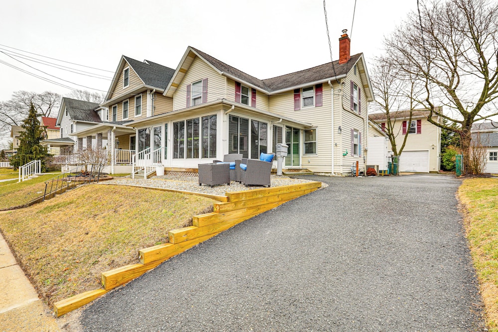 1 Mi to Bradley Beach: Family-friendly Home!