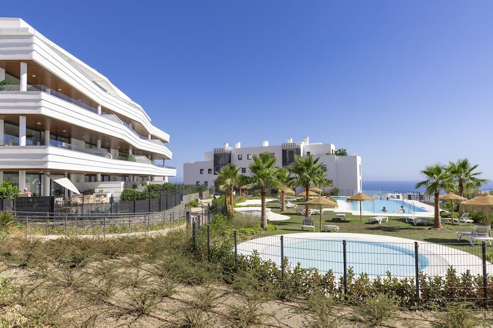 Exclusive 3-bedroom Apartment in Higueron