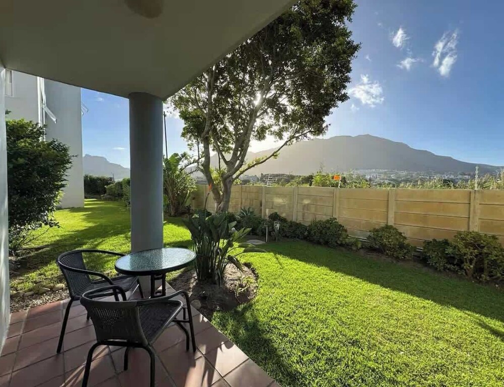 2 Bedroom Ground Floor Apartment Princess Beach Club Houtbay