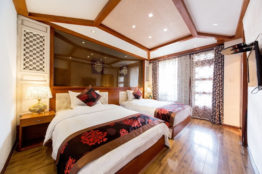 Lijiang Bairui Vacation Hotel