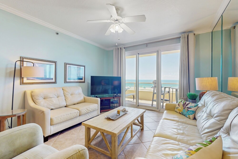 4BR Condo w/ Gulf Views & Amenities
