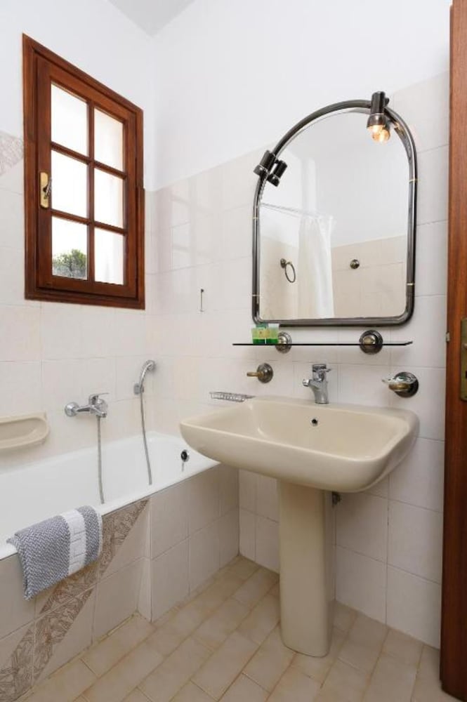 Anthos Apartments