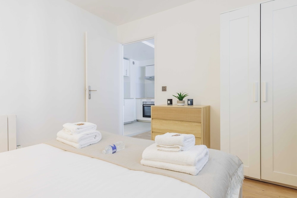 Serene Apartment 6p/2br - Puteaux / La Defense view 2