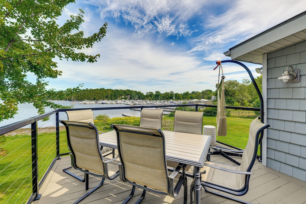 Waterfront Getaway: Lake Champlain Family Retreat!