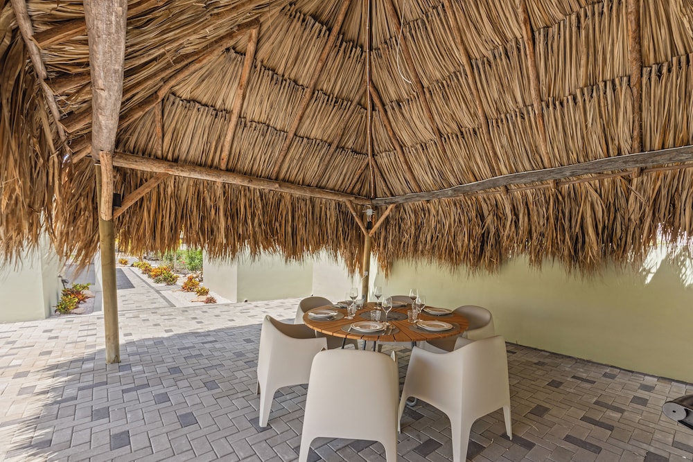 Villa Solana with private pool, Mambo Beach