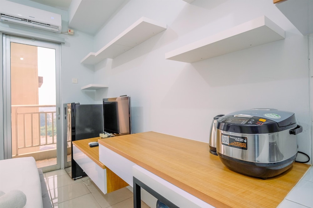 Elegant Studio Near Senayan And Pondok Indah At Pakubuwono Terrace Apartment