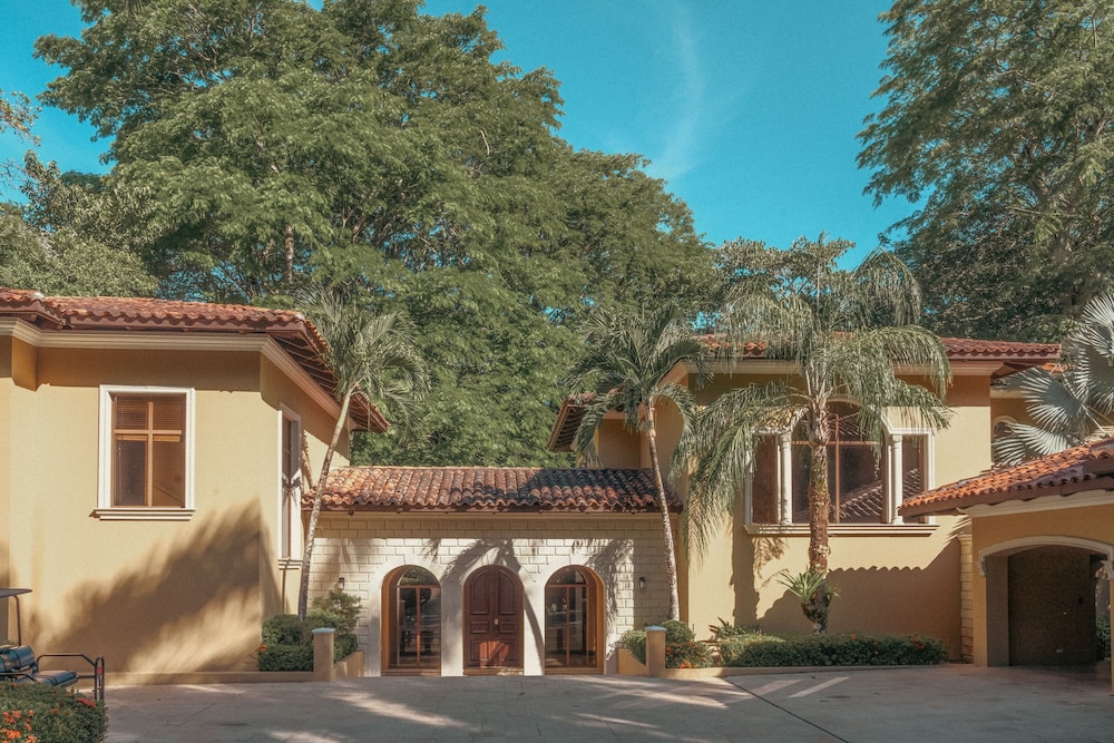 CR Luxury Casa Zafiro 7 Bdrm