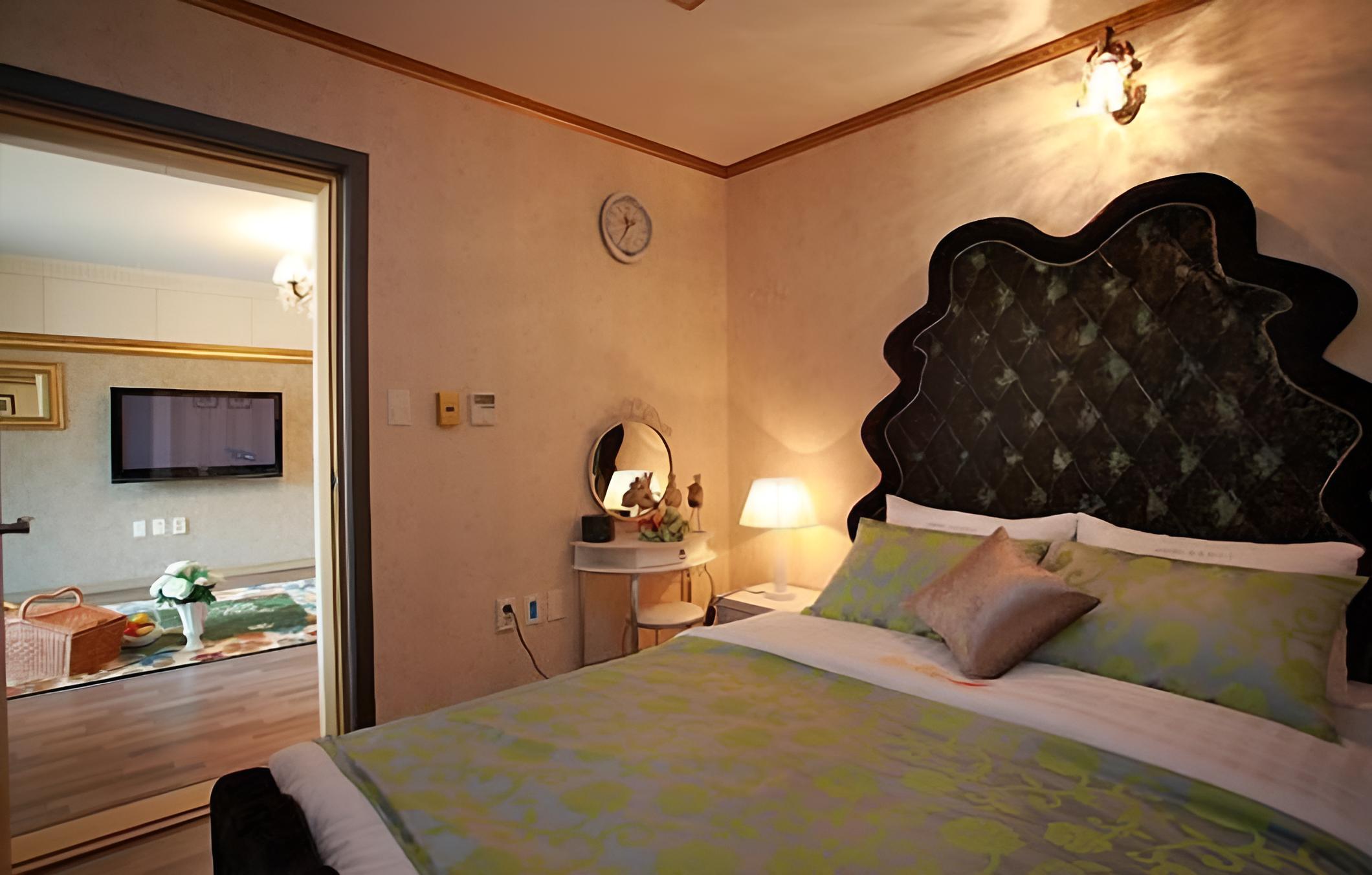 Taean Golden Wave Pension
